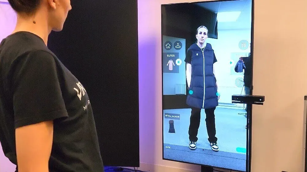 افتراضية وحقيقية: كيف تعيد المرايا ثلاثية الأبعاد تشكيل تجربة الموضة